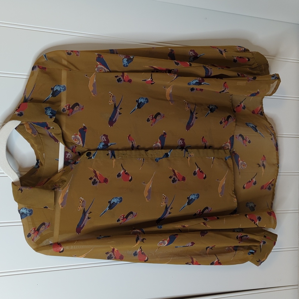 Unbranded olive blouse with birds,